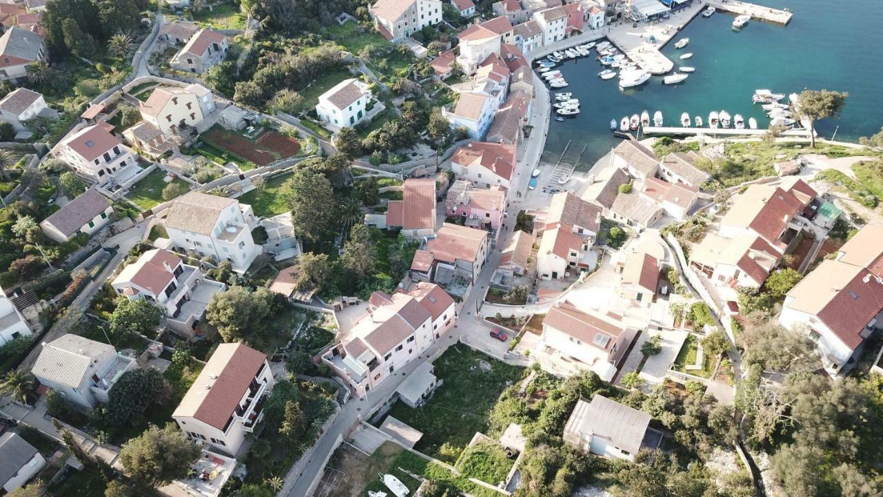 Guesthouse Antonija Veli Losinj Ngoại thất bức ảnh