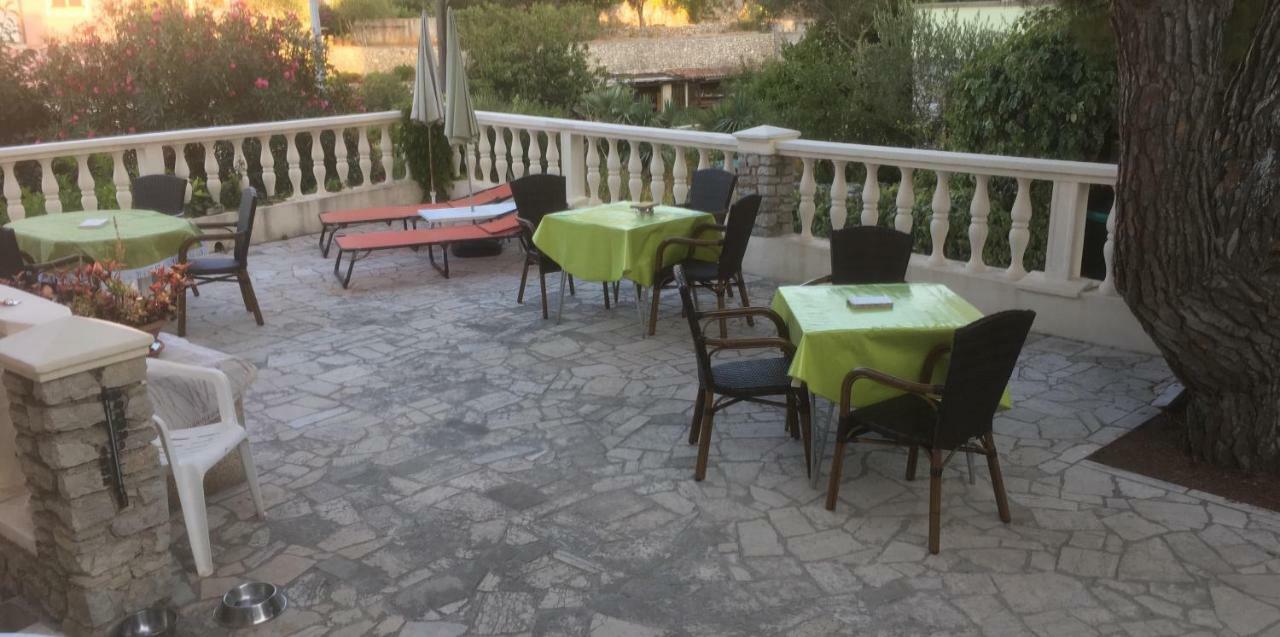 Guesthouse Antonija Veli Losinj Ngoại thất bức ảnh